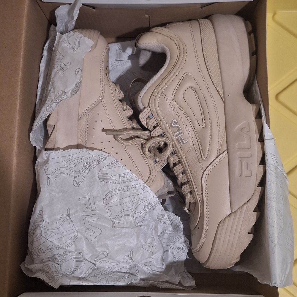 Fila Beige Sneakers
